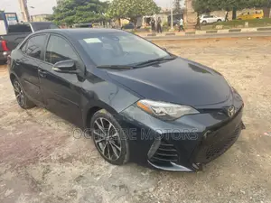 Toyota Corolla SE Special Edition 4dr Sedan (1.8L 4cyl CVT) 2017 Green