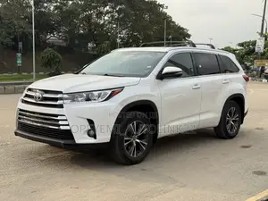 Toyota Highlander XLE V6 4x4 (3.5L 6cyl 6A) 2016 Off white