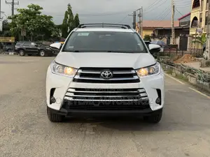Toyota Highlander XLE V6 4x4 (3.5L 6cyl 6A) 2016 Off white