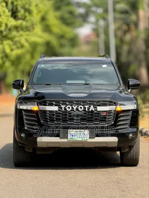 Toyota Land Cruiser LC300 2023 Black