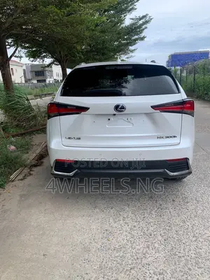 Lexus NX 300h FWD 2019 White