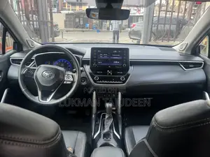 Toyota Corolla Cross 1.8 Petrol AWD 2022 Blue