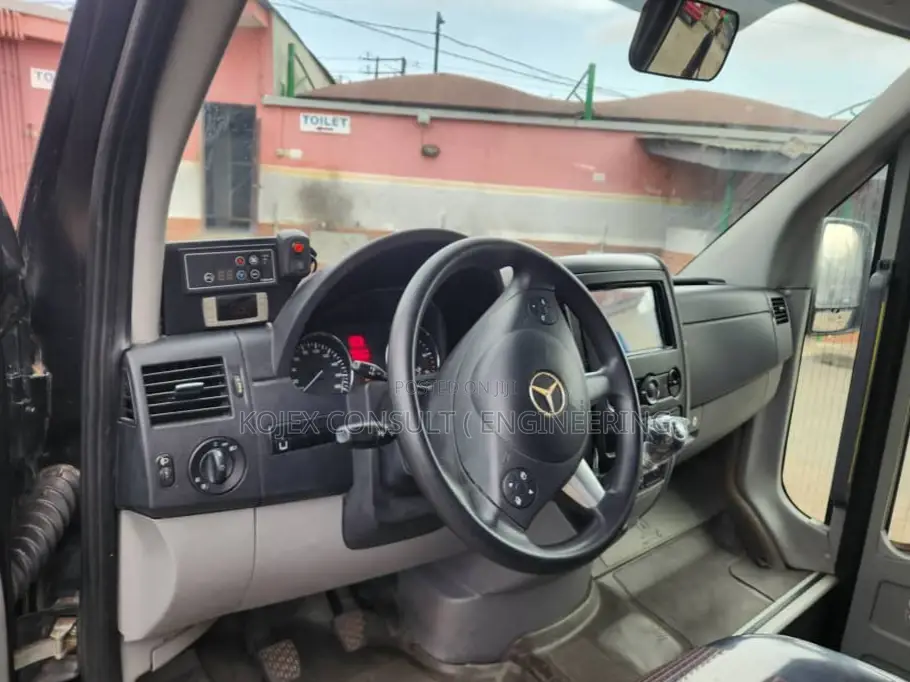 Mercedes-Benz Sprinter 2016 Black