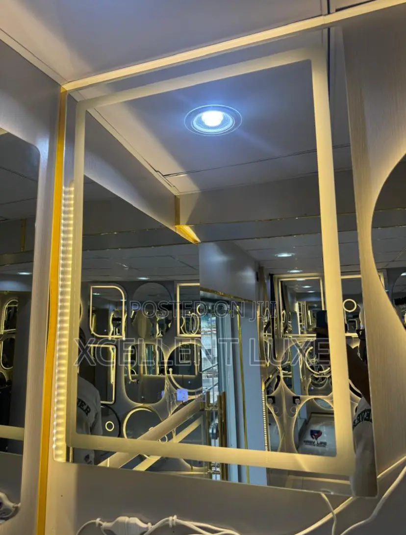 Led Mirror With 3 Lights