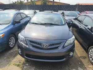 Toyota Corolla LE 4dr Sedan (1.8L 4cyl 4A) 2010 Gray