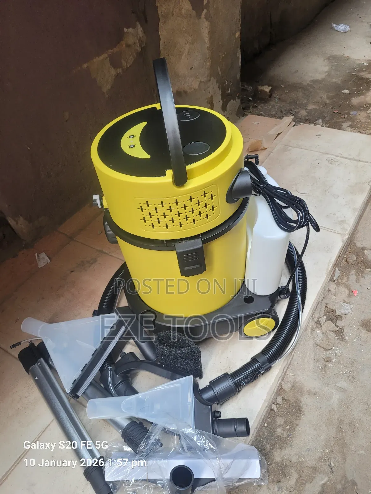Wet and Dry Extractor Vacuum Cleaner