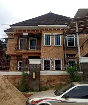5bdrm Duplex in Off Ago-Palace Way for sale