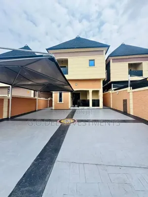 5bdrm Duplex in Off Ago Palace Way for sale