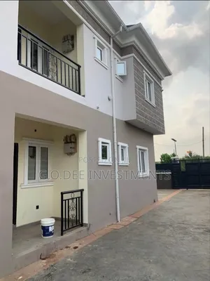 3bdrm Block of Flats in Off Ago-Palace Way for sale