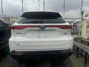 Toyota Venza XLE AWD 2023 White