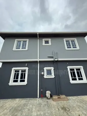2bdrm Block of Flats in Off Ago Palace Way for sale