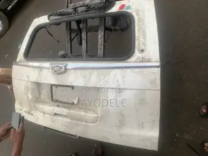 Cadillac Escalade Boot 2018