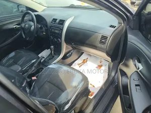 Toyota Corolla LE 4dr Sedan (1.8L 4cyl 4A) 2010 Gray