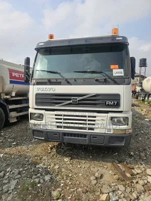 Volvo Truck 10ton Crane 2006 White