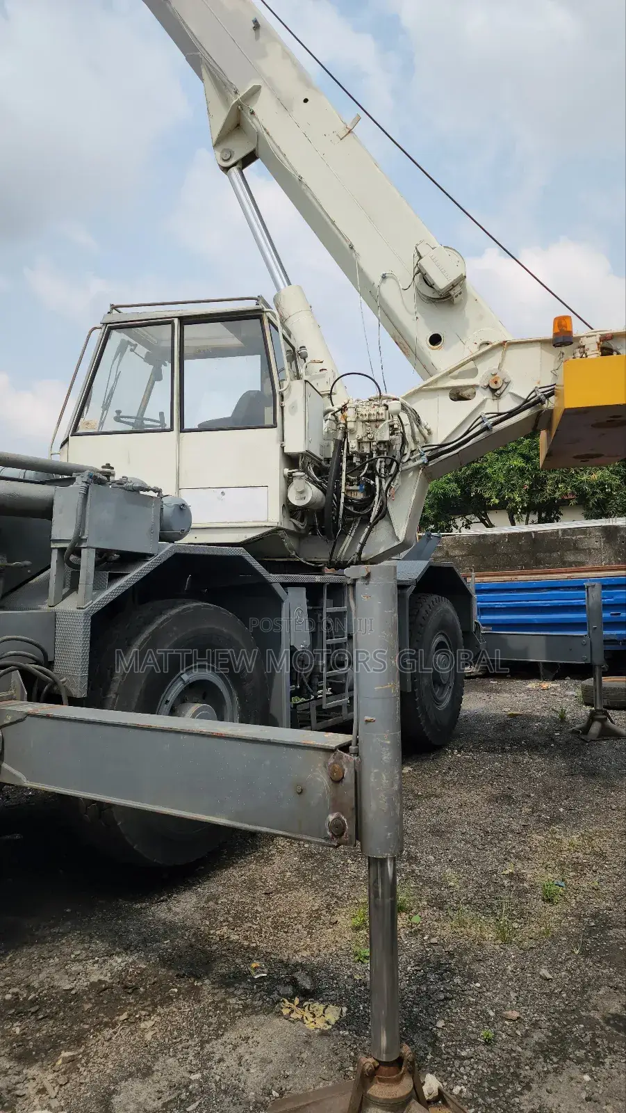 Foreign Used Motorized Rough Terrain Crane 20 Tons