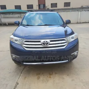 Toyota Highlander SE 3.5L 2WD 2013 Blue