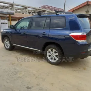 Toyota Highlander SE 3.5L 2WD 2013 Blue