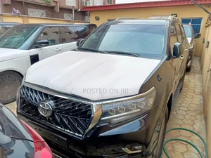 Toyota Land Cruiser Prado 2022 Black