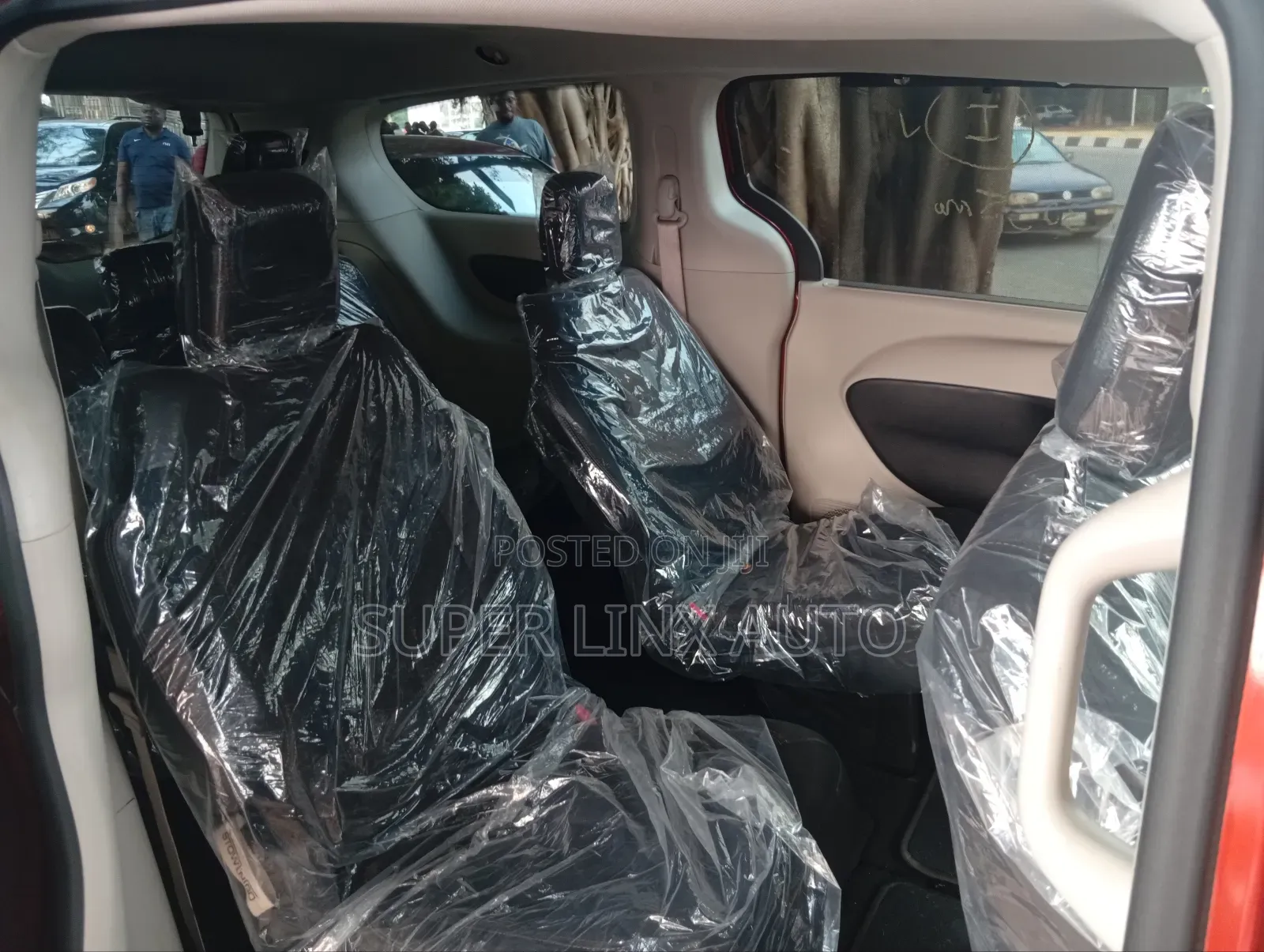 Chrysler Pacifica 2018 Brown