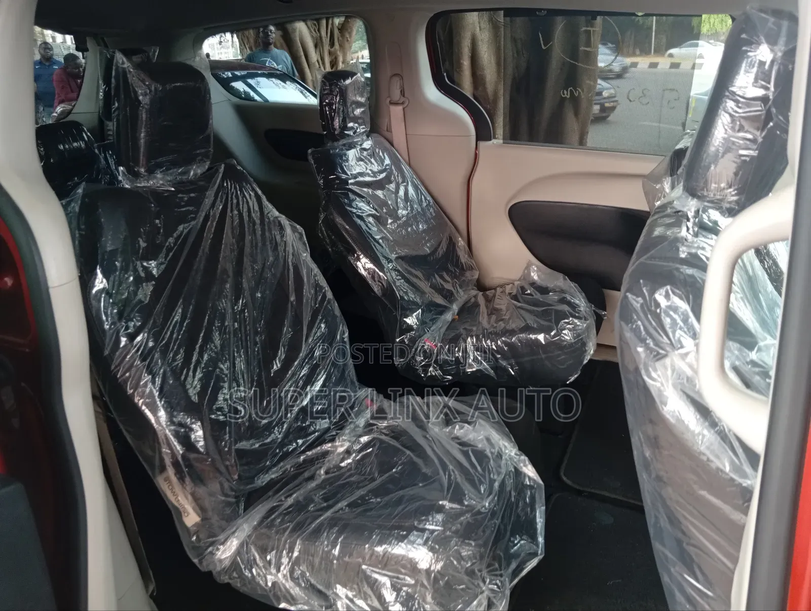 Chrysler Pacifica 2018 Brown