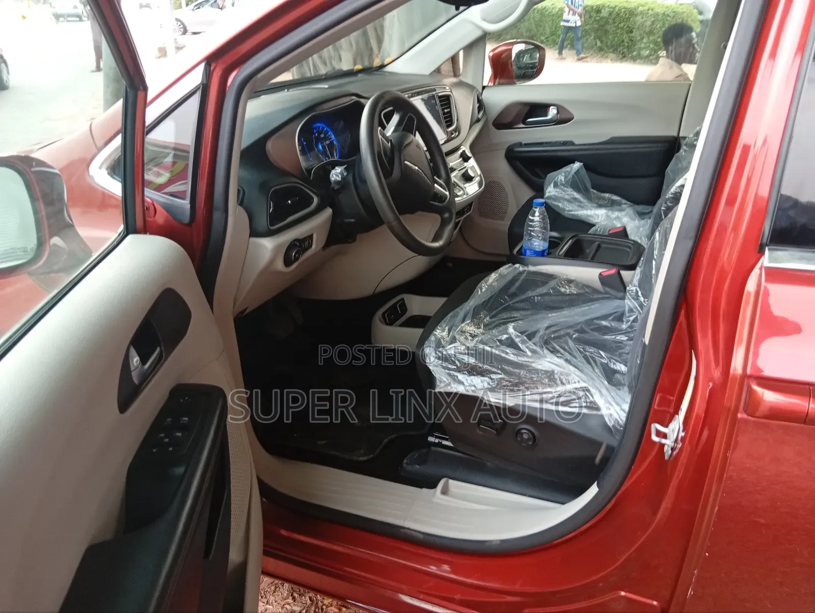 Chrysler Pacifica 2018 Brown