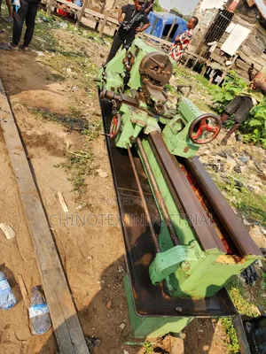 Heavy Duty Lathe Machine
