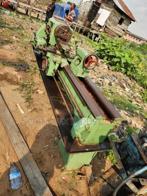 Heavy Duty Lathe Machine