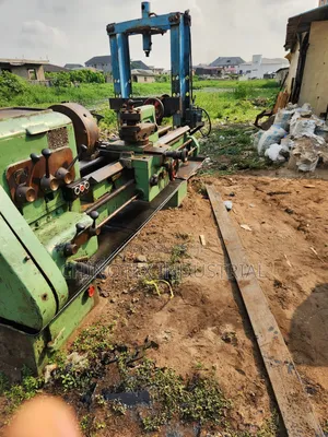 Heavy Duty Lathe Machine