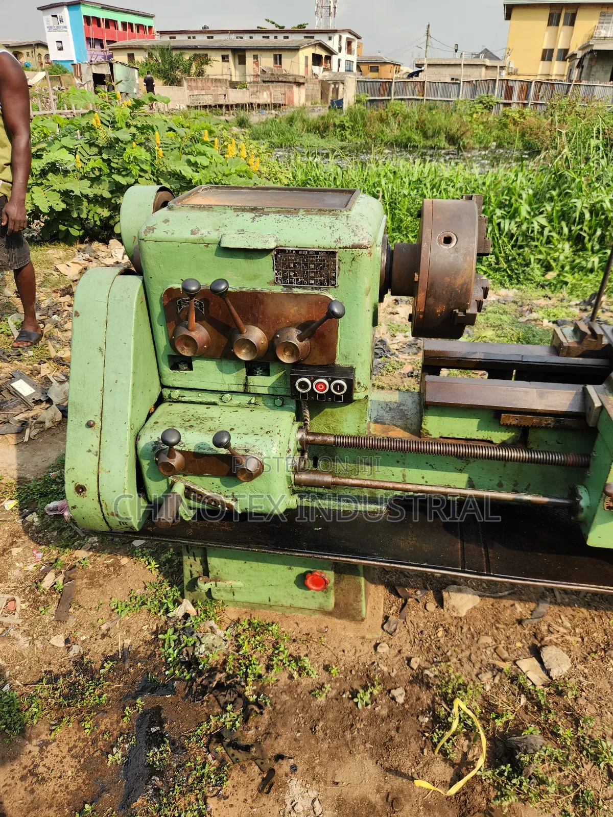 Heavy Duty Lathe Machine