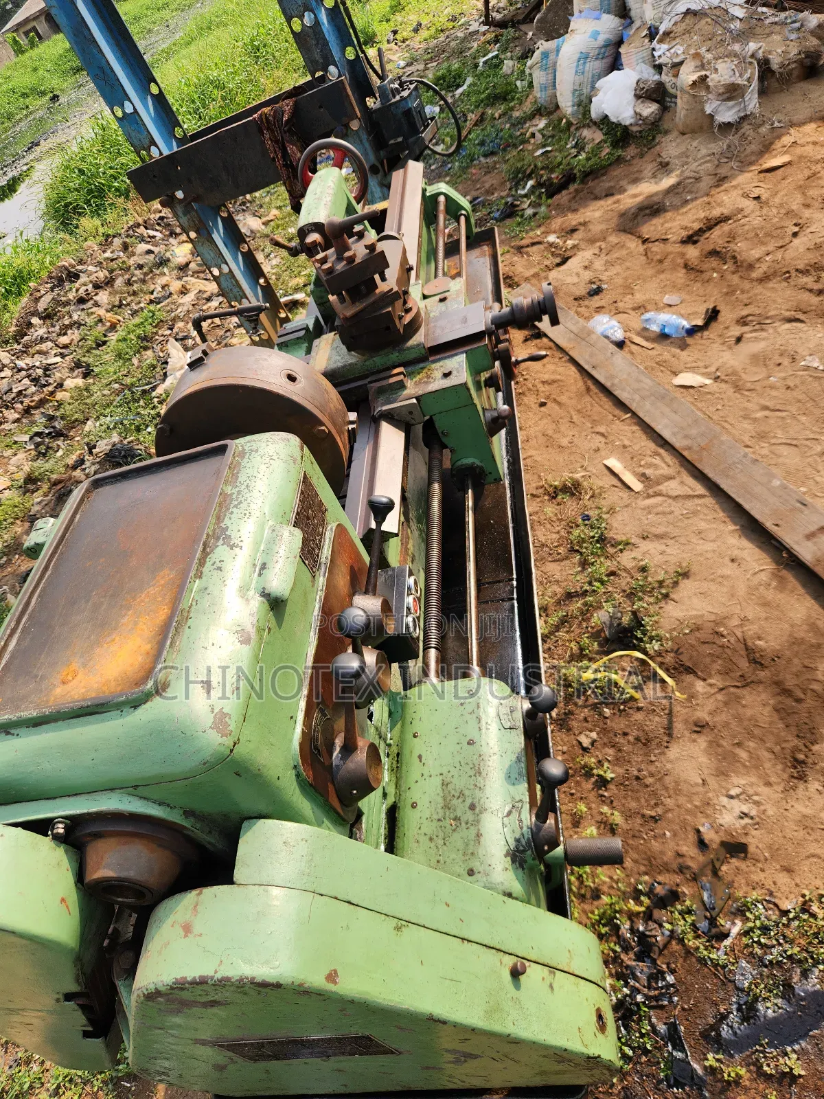 Heavy Duty Lathe Machine