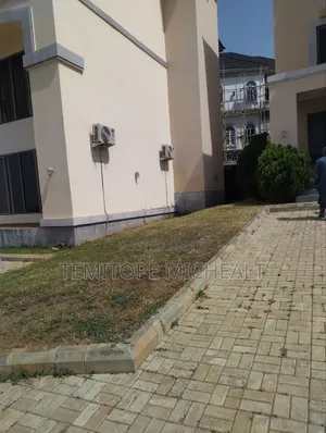 5bdrm Duplex in Asokoro for rent