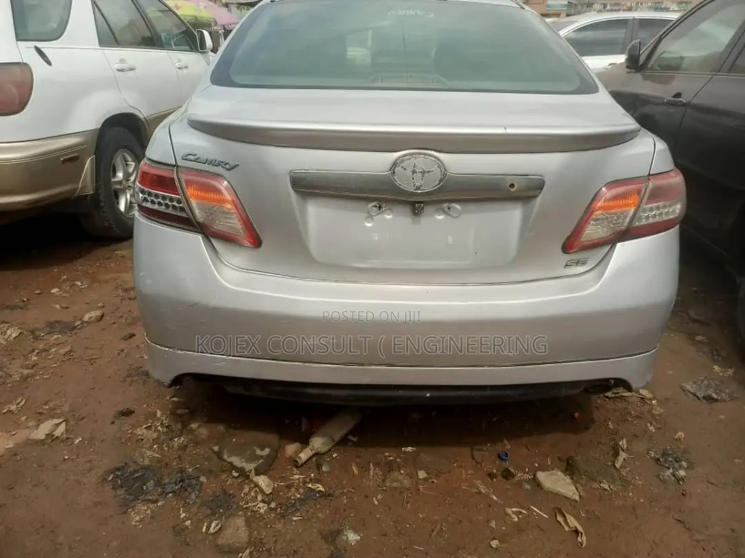 2008 Toyota Camry SE 4dr Sedan (2.4L 4cyl 5A) - Image 1