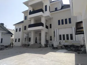 10bdrm Mansion in Asokoro for sale