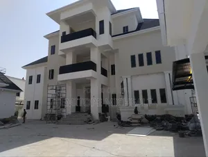 10bdrm Mansion in Asokoro for sale