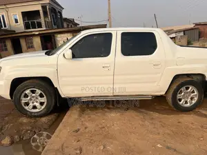 Honda Ridgeline RT 4x4 Crew Cab 122 in. WB 2007 White