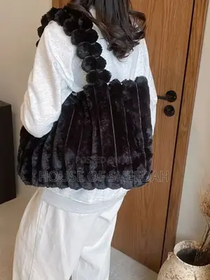 New Plush Large Capacity Furry Fashion Bag