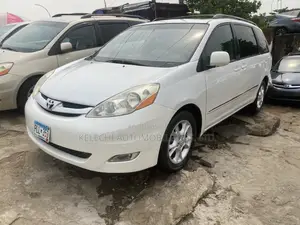 Toyota Sienna XLE Limited AWD 2006 White