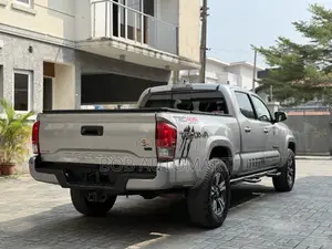 Toyota Tacoma 2017 Gray