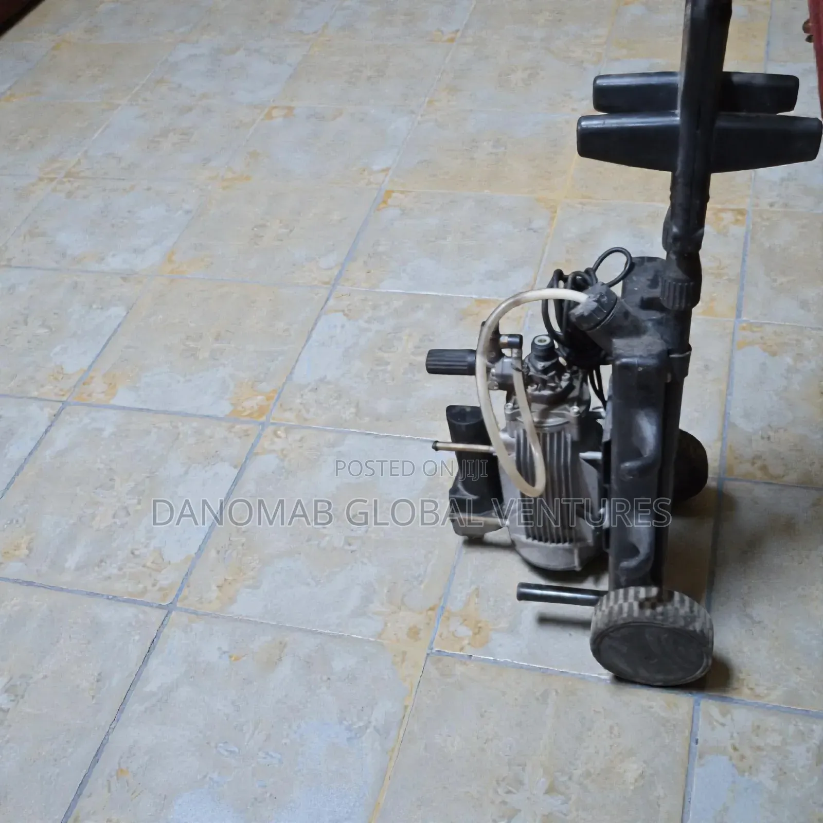 Challenge Xtreme High Pressure Washer With Soap Container