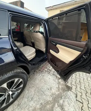 Toyota Highlander XLE AWD 2020 Blue