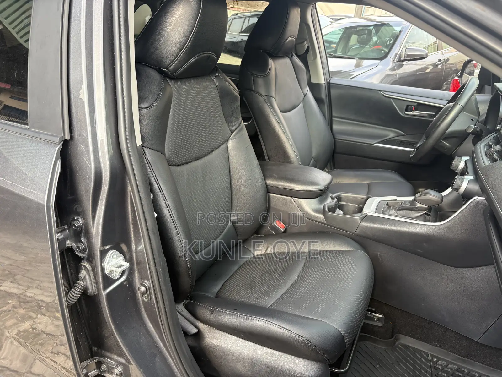 Toyota RAV4 XLE AWD 2020 Gray