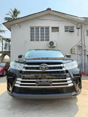 Toyota Highlander LE 4x4 V6 (3.5L 6cyl 8A) 2018 Black