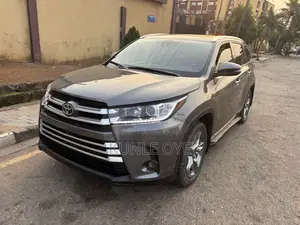 Toyota Highlander Limited Platinum 4x4 V6 (3.5L 6cyl 8A) 2018 Gray