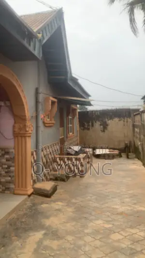 Furnished 5bdrm Block of Flats in Oriade Block, Akute Ajuwon for sale