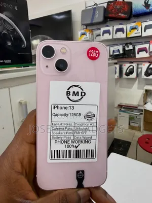 Apple iPhone 13 128 GB Red