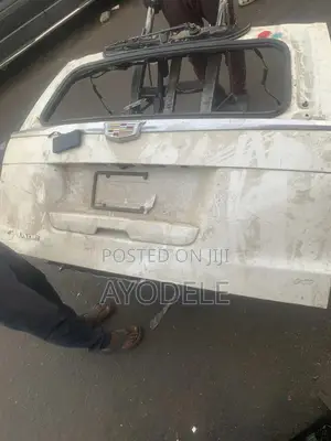 Cadillac Escalade Boot 2018