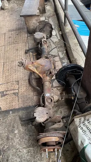 Clean Tokunbo Cadillac Escalade Complete Rear Axle Housing (Mushin)