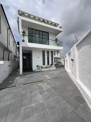 5bdrm Duplex in Chevron for sale