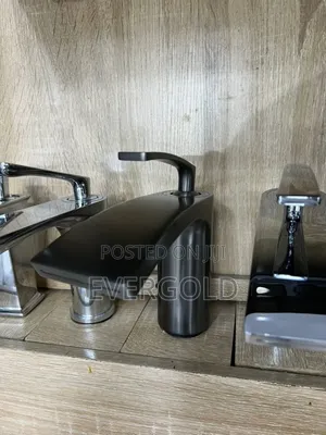 Executive Heavy Basin Mixer Tap