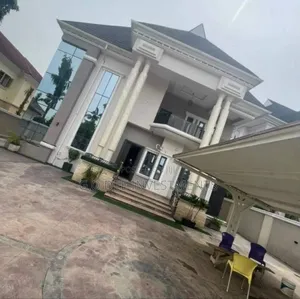 6bdrm Duplex in Off Ago-Palace Way for sale